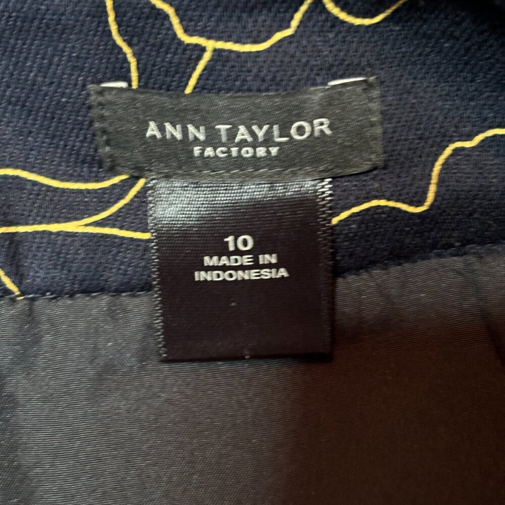 Ann Taylor Floral Outline Mini Pencil Skirt Navy/Gold Sz 10 (1494) - Picture 3 of 3